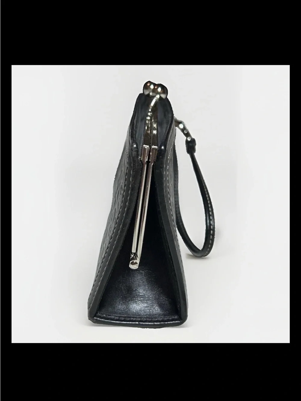 Coach Black Kisslock Wristlet/Clutch Embossed Leather, VINTAGE 2004 Style:#40034